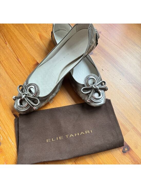 Tahari Shoes - Tahari ballerina flats size 38.5